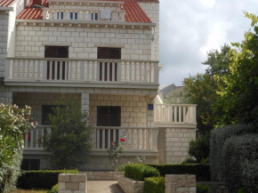 Отель Apartments D & P  Корчула
